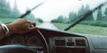 Windy weather driving tips