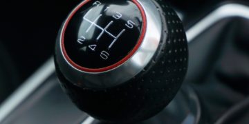 How to Drive a Manual Car - Quick and Easy Guide
